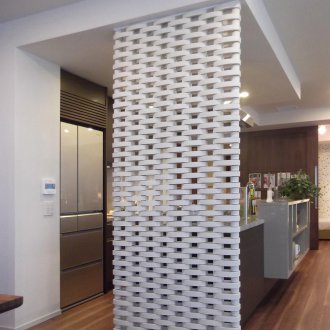 Figured interior partition