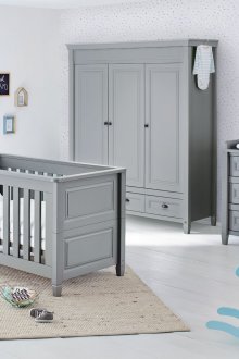 Die Aufteilung des Kinderzimmers ist grau