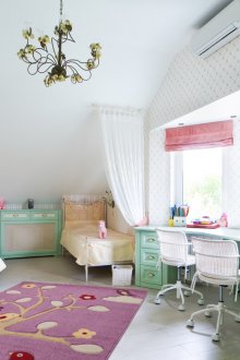 Decor for children with a bay window