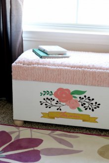 Decor ottoman baby room