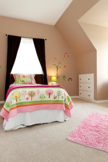 Wall decor with drawings of a children's room