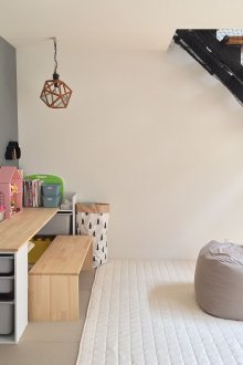 Kids room decor with table