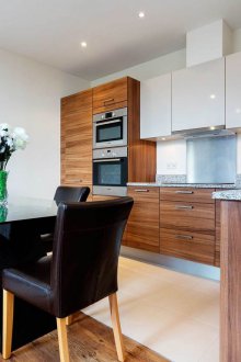 Studio apartment with a modern style kitchen
