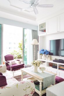 Provence-style studio apartment with a lounge
