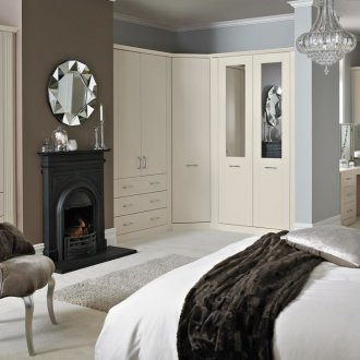 Armoire dans le couloir