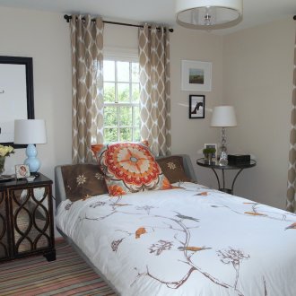 Creamy white curtains in the bedroom