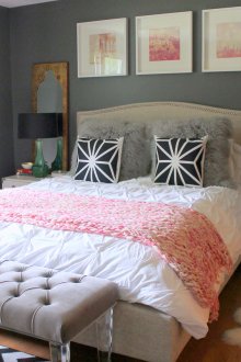 Pinturas interiores quadradas acima da cama
