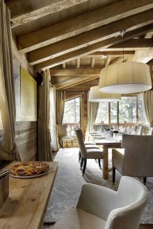 Salon-salle à manger de style chalet