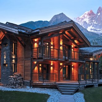 Maison moderne de style chalet