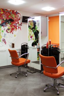 Helles Bild an der Wand im Innenraum