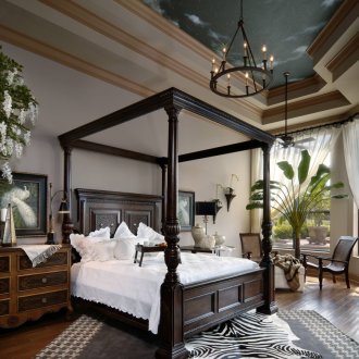 Large Colonial Bedroom