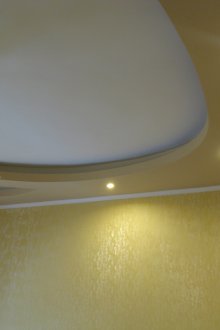Teto em gesso cartonado branco e limão